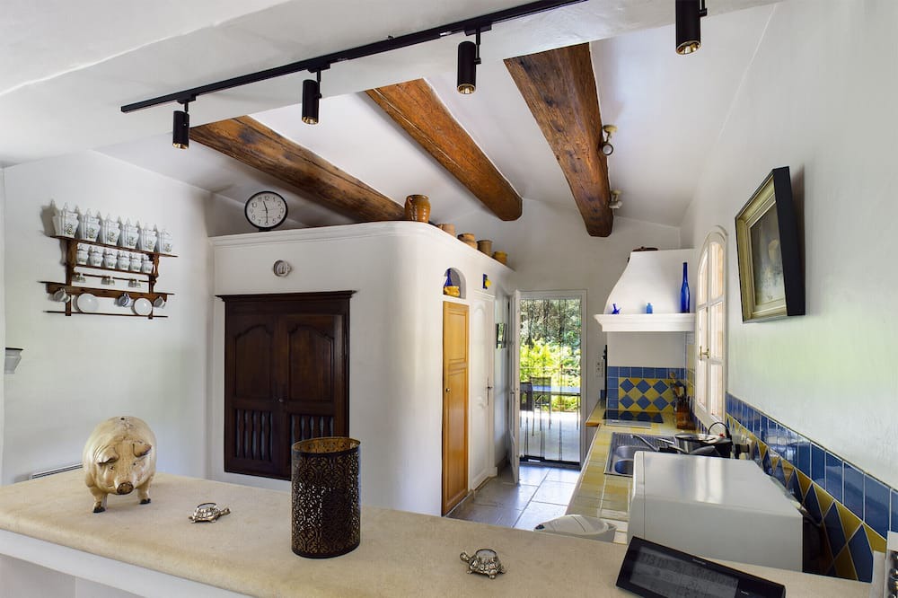 Photo of Kitchen in Les Baux-de-Provence