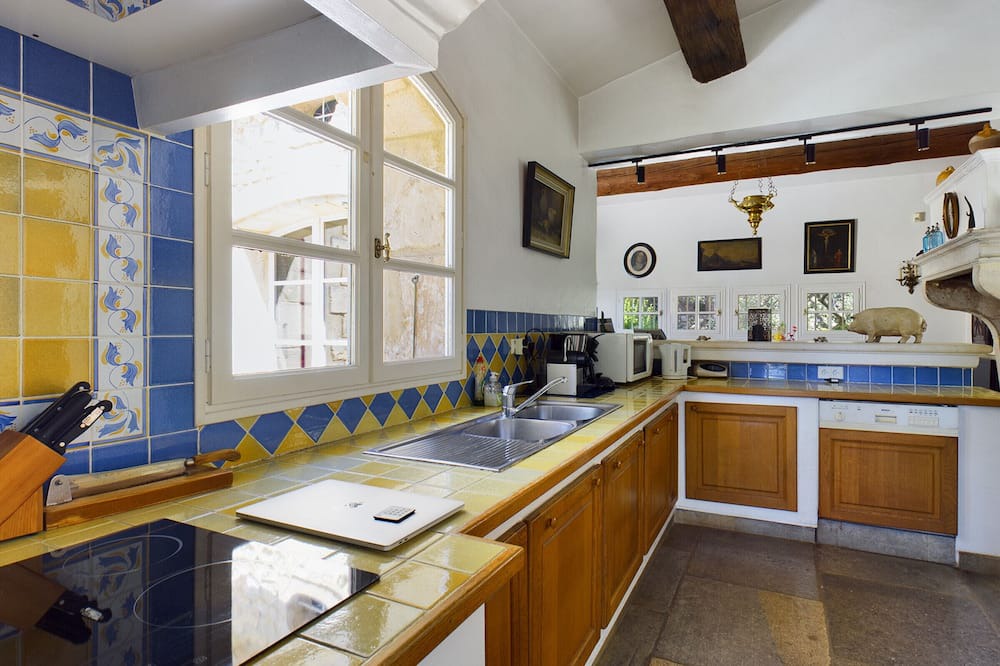 Photo of Kitchen in Les Baux-de-Provence