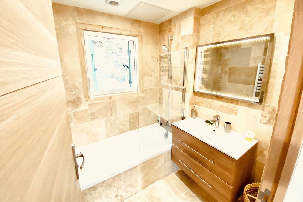 Photo of Bathroom in Saint-Etienne-de-Tinee