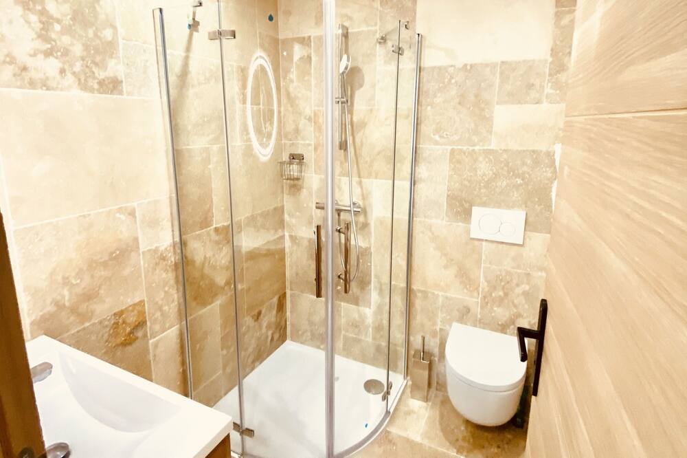 Photo of Bathroom in Saint-Etienne-de-Tinee