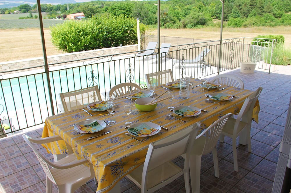 Photo of Patio Balcony in Simiane-la-Rotonde