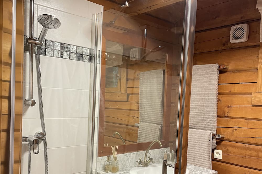 Photo of Bathroom in St.-Remy-de-Provence