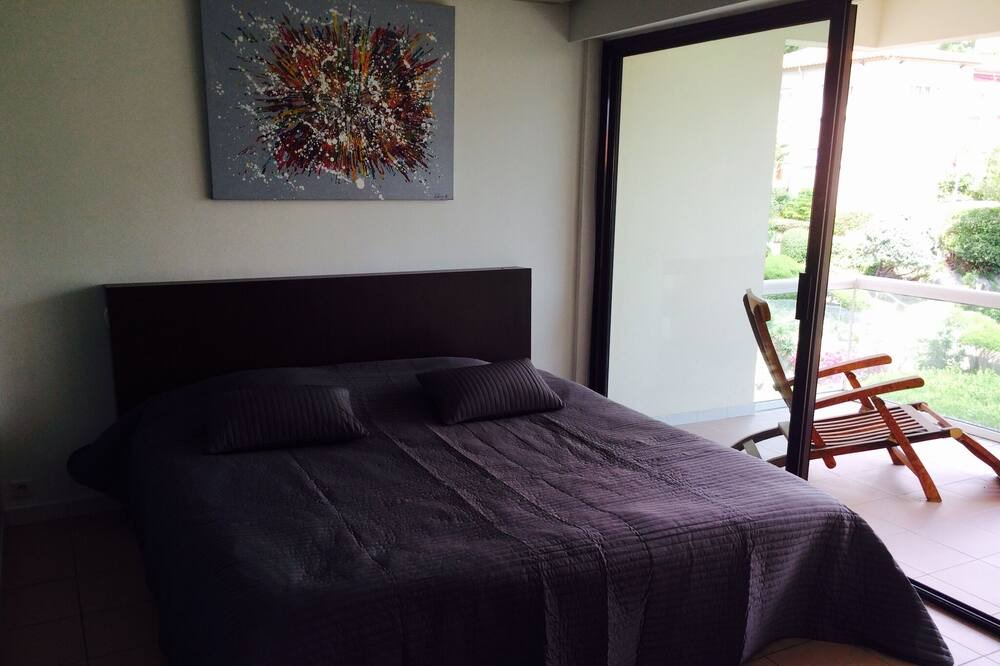 Photo of Bedroom in Roucas-Blanc