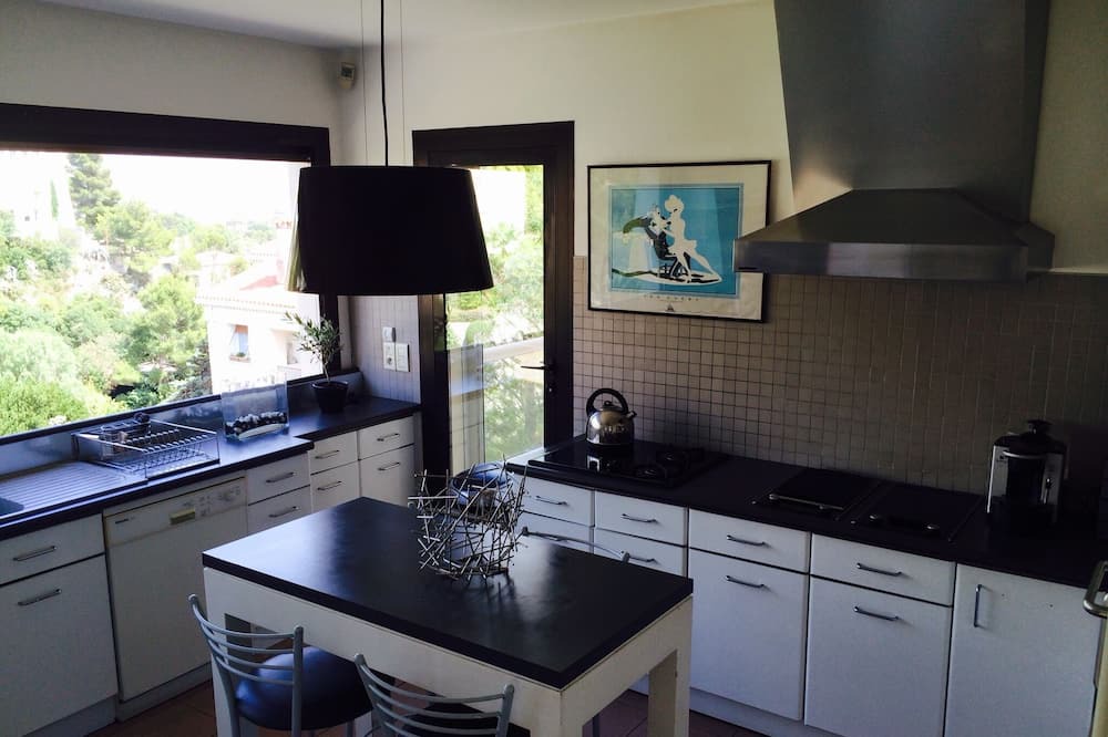Photo of Kitchen in Roucas-Blanc