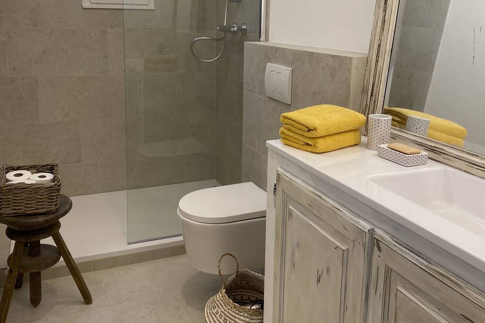 Photo of Bathroom in Gargas