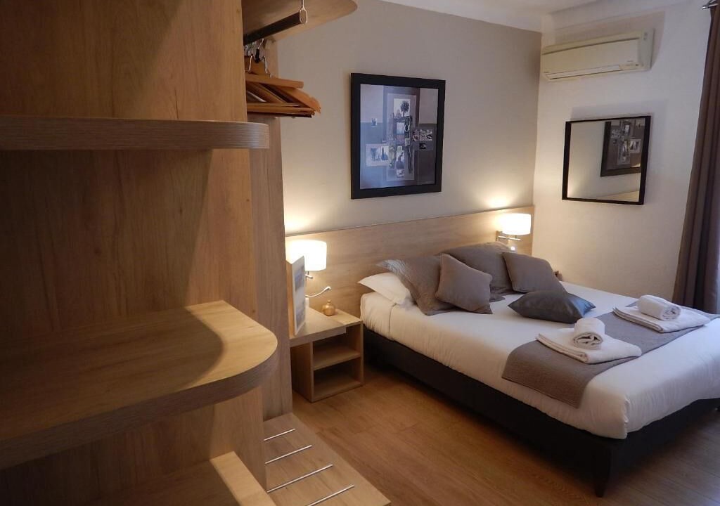 Photo of Bedroom in Cap-d'Antibes