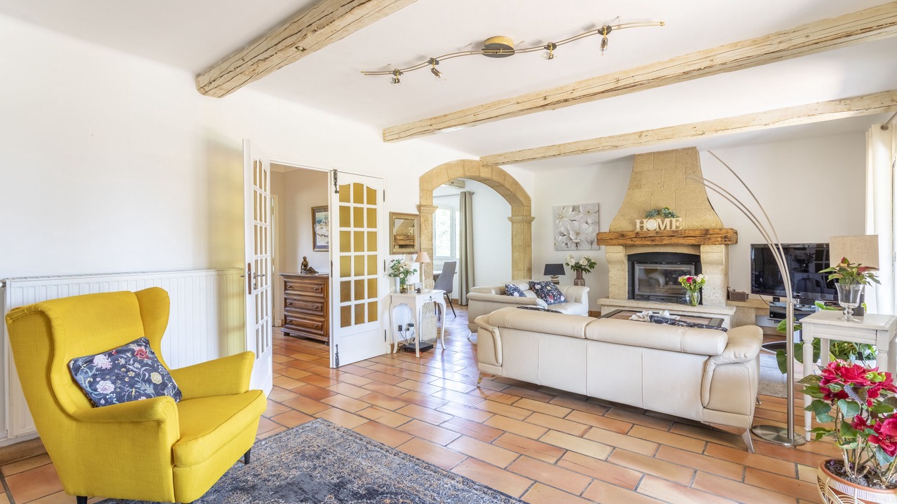 Photo of Livingroom in Cadolive