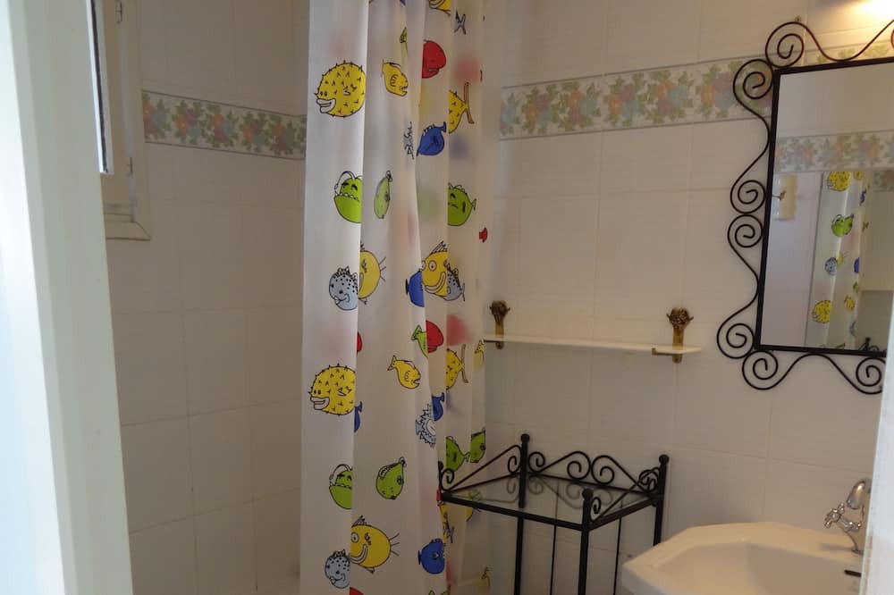 Photo of Bathroom in Saintes-Maries-de-la-Mer