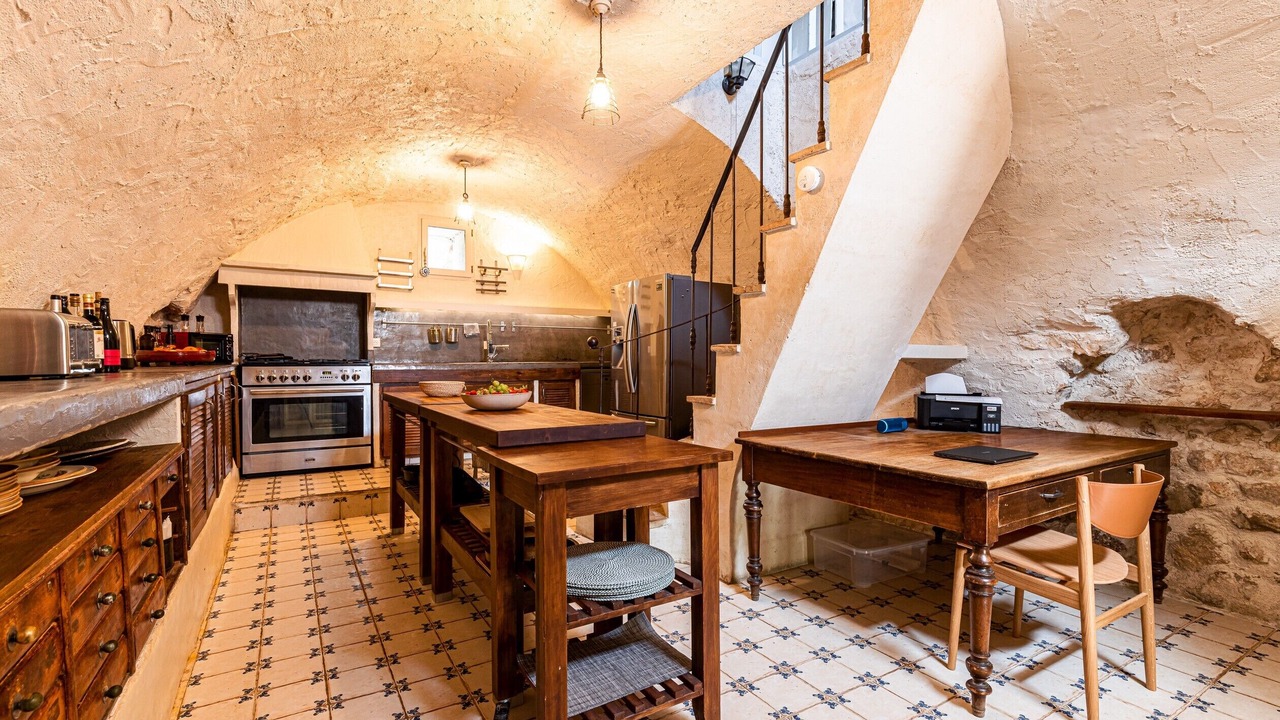 Photo of Kitchen in Chateauneuf-Villevieille