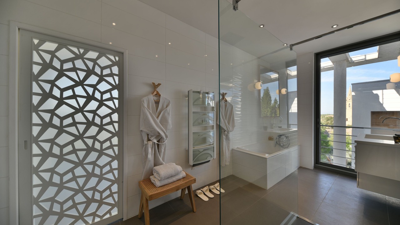 Photo of Bathroom in Salon-de-Provence