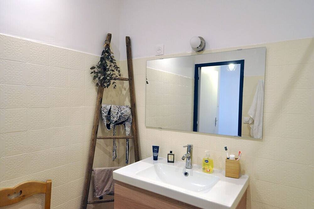 Photo of Bathroom in La Castellane