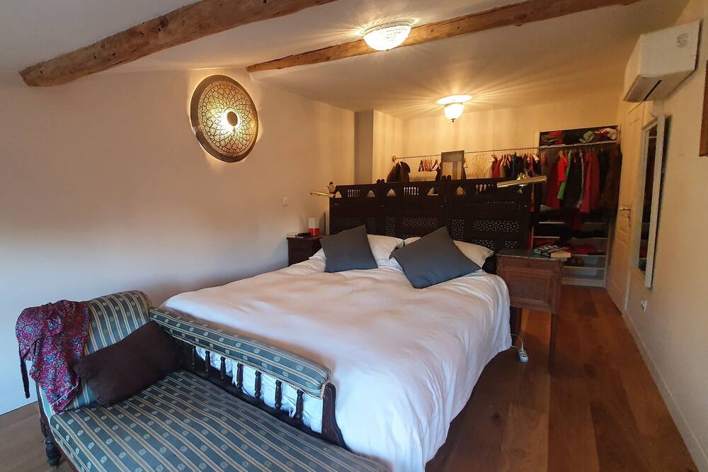 Photo of Bedroom in Roujan