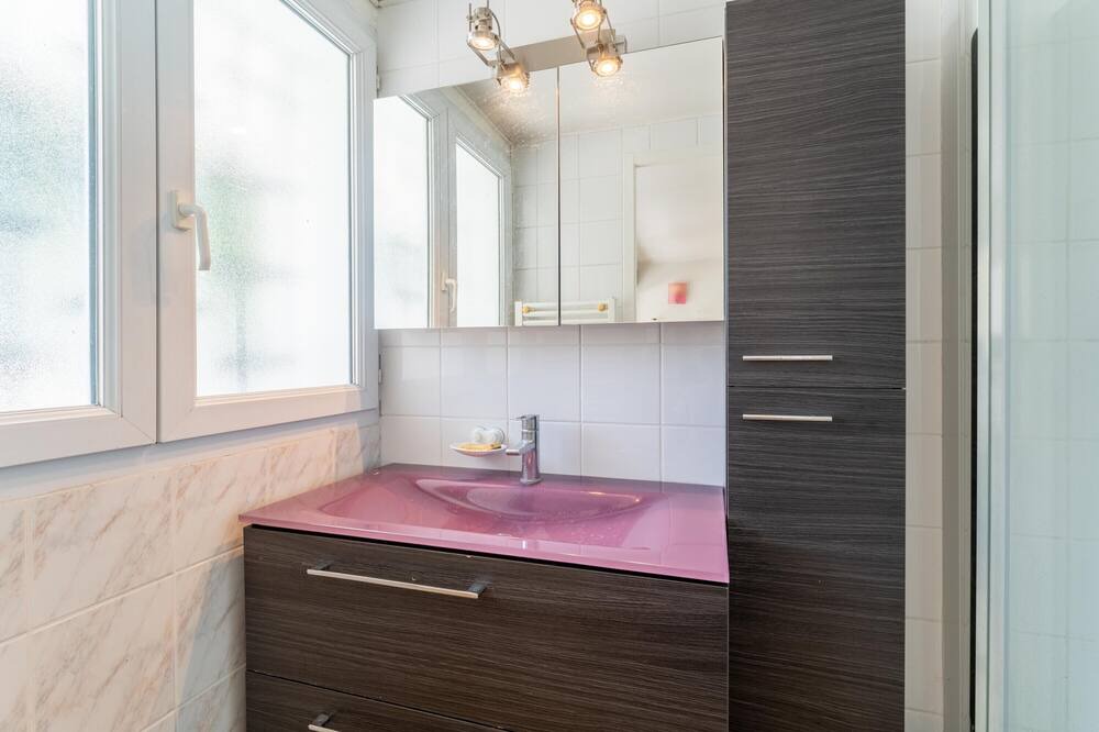 Photo of Bathroom in Quartier des Espesses