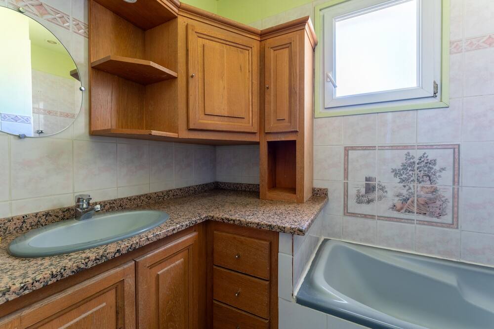 Photo of Bathroom in Quartier des Espesses