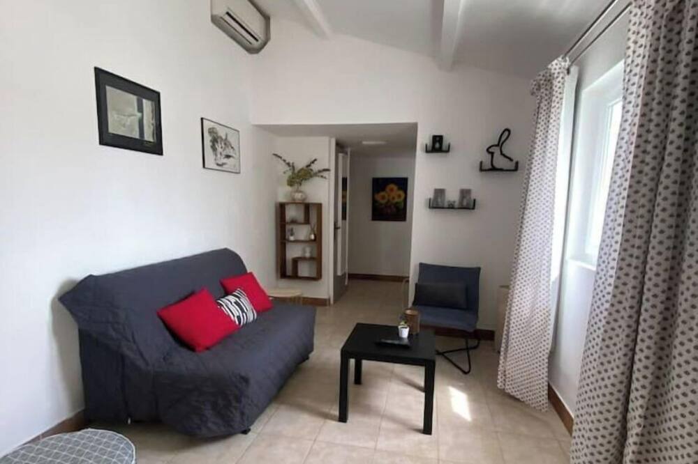 Photo of Livingroom in Arles