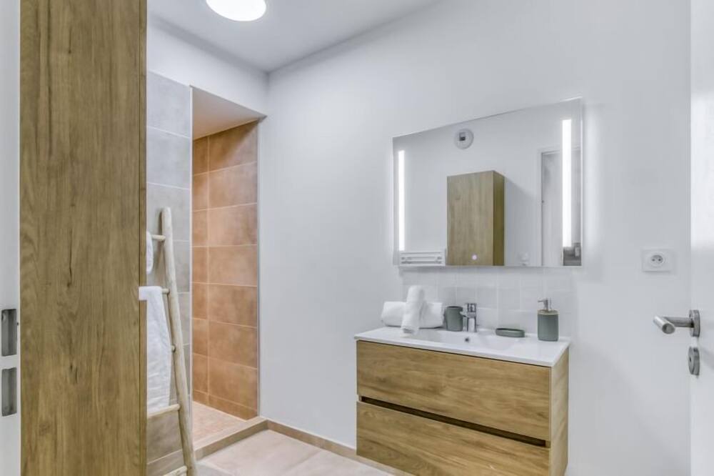 Photo of Bathroom in Les Lecques