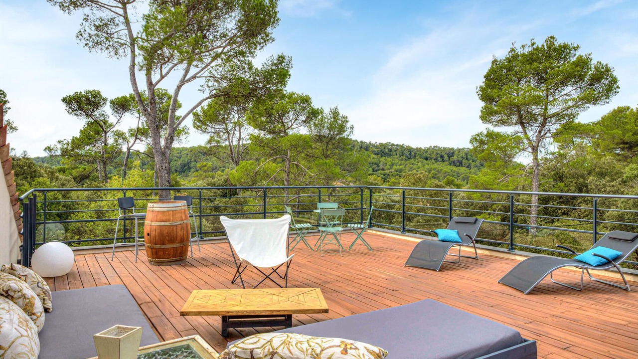 Photo of Patio Balcony in Sillans-la Cascade