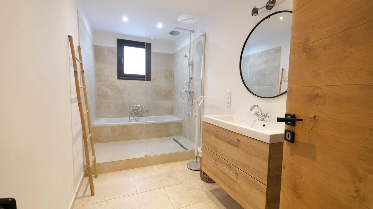 Photo of Bathroom in Maillane