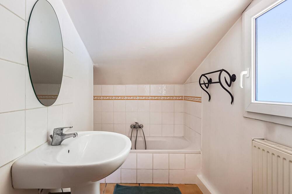 Photo of Bathroom in Cabasse