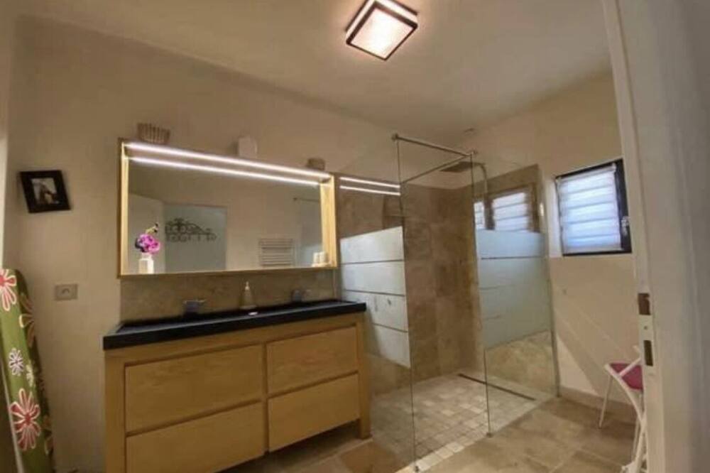 Photo of Bathroom in Noves