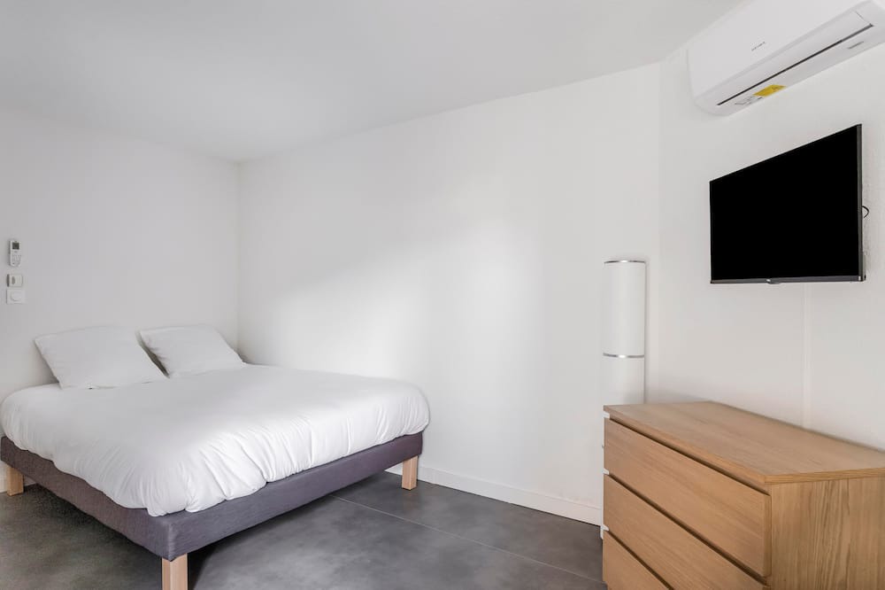 Photo of Bedroom in Les Baux-de-Provence