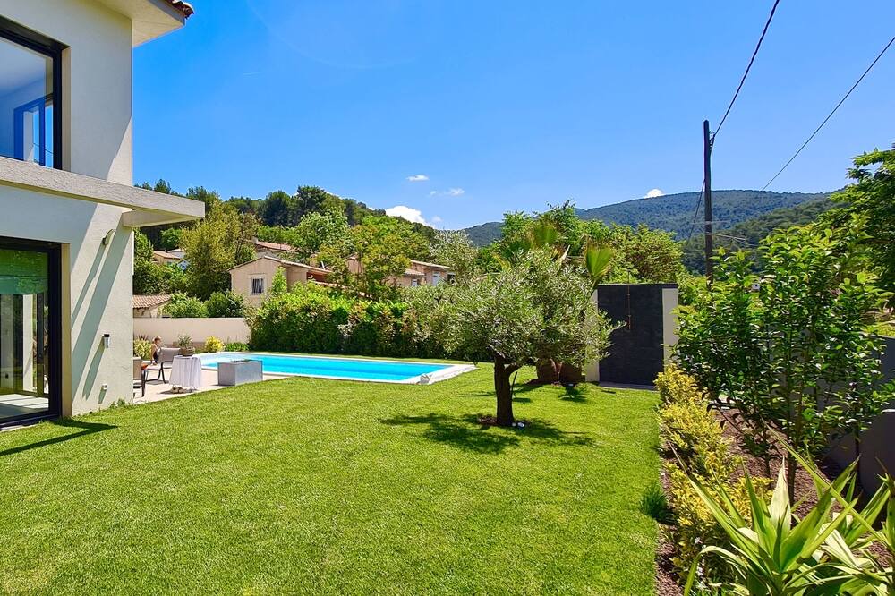 Photo of Outdoor in Gemenos