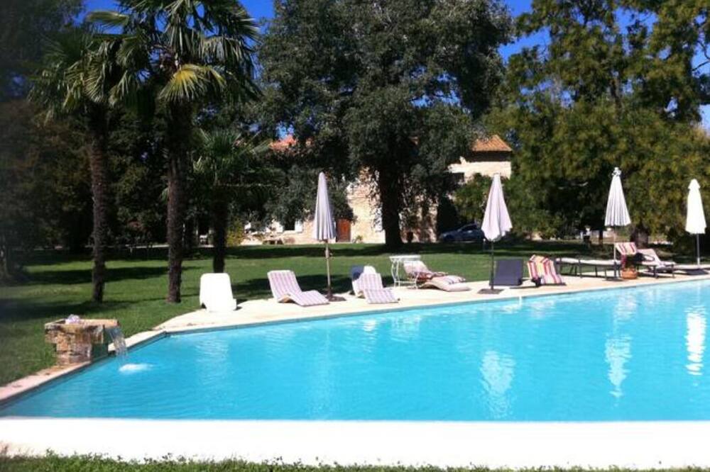 Photo of Outdoor in Arles