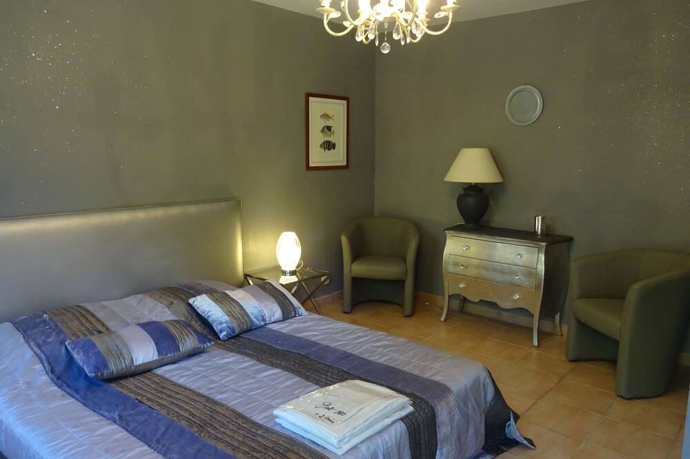 Photo of Bedroom in Arles