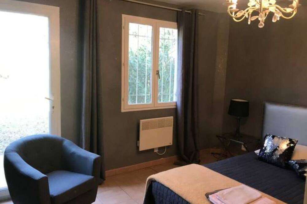 Photo of Bedroom in Arles
