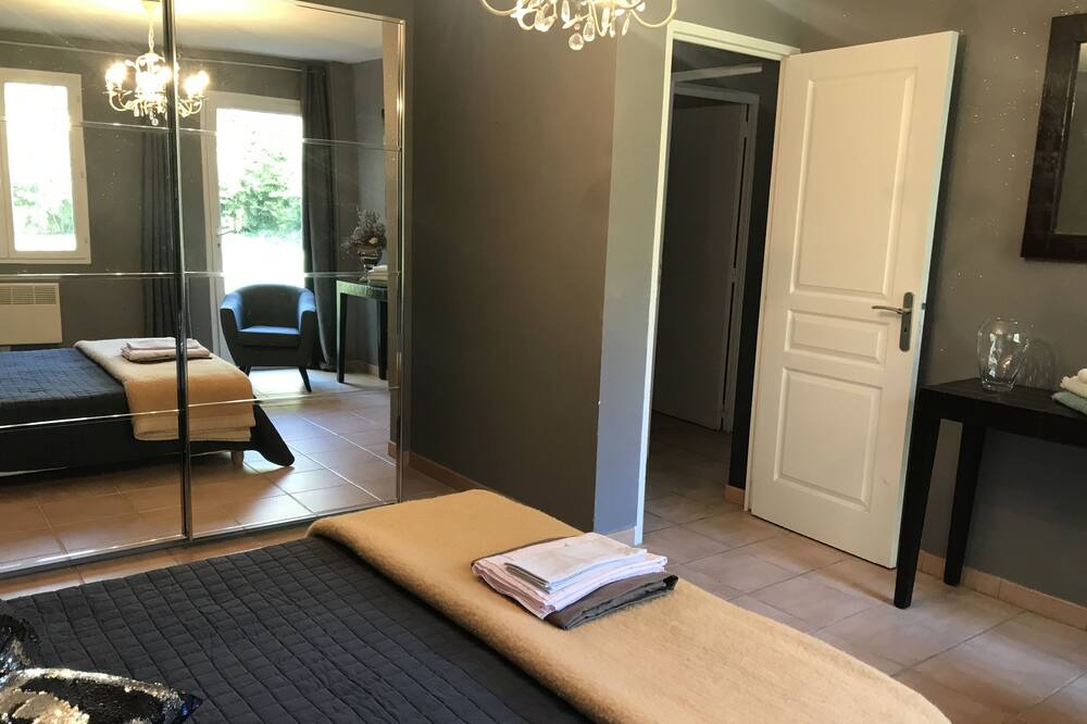 Photo of Bedroom in Arles