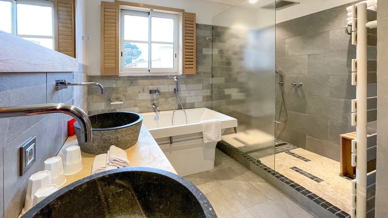 Photo of Bathroom in Saint-Tropez City Centre