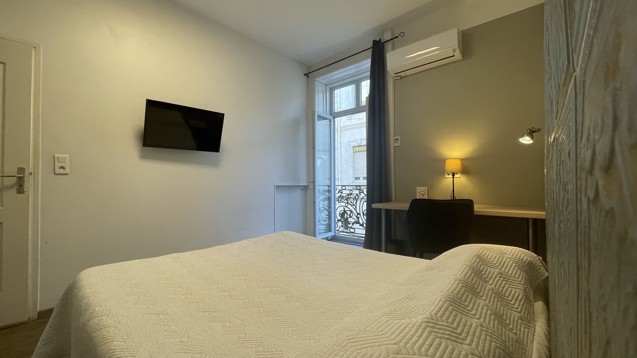 Photo of Bedroom in Comedie