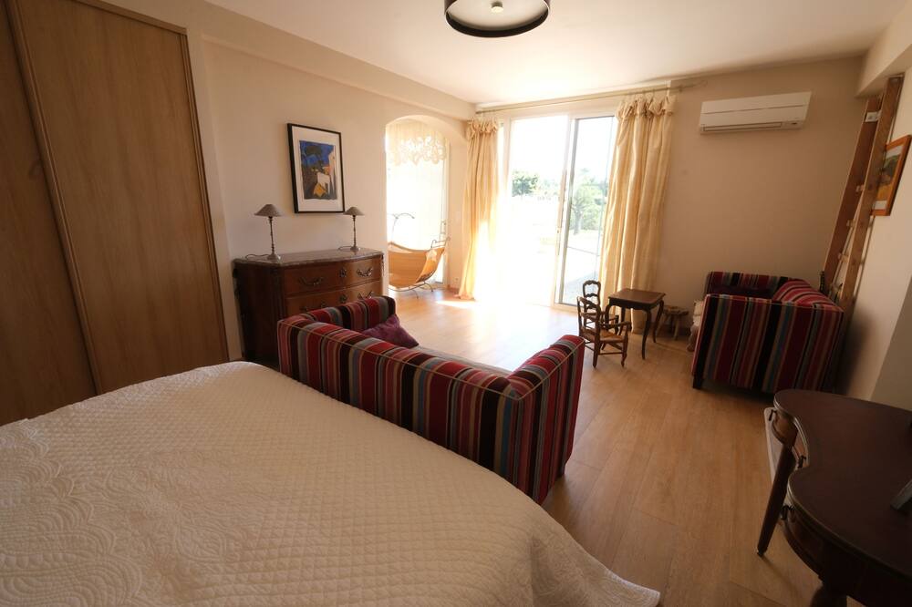 Photo of Bedroom in Maussane-les-Alpilles