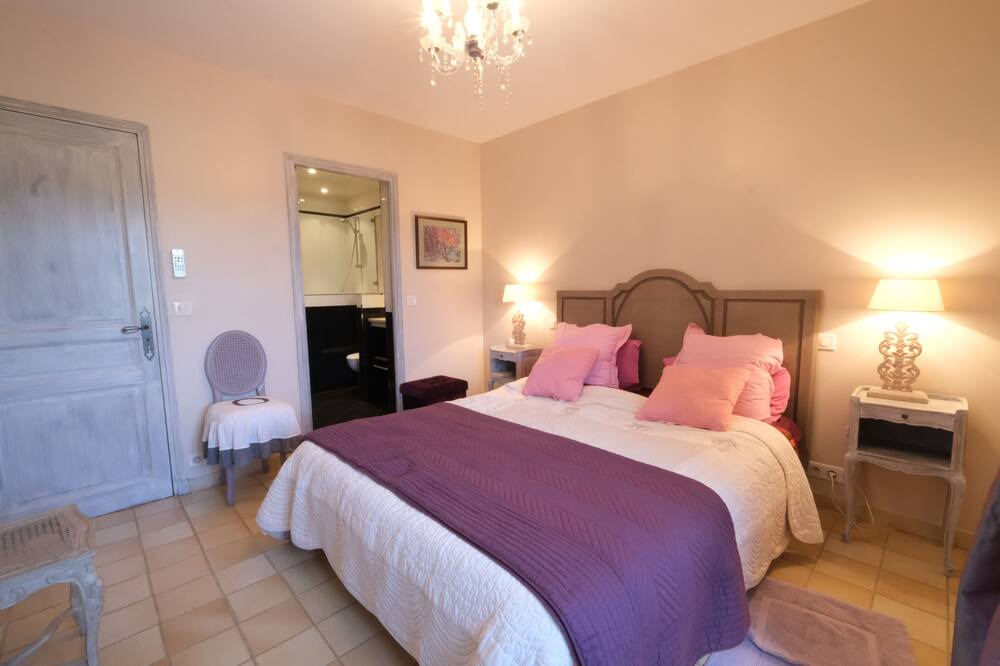 Photo of Bedroom in Maussane-les-Alpilles