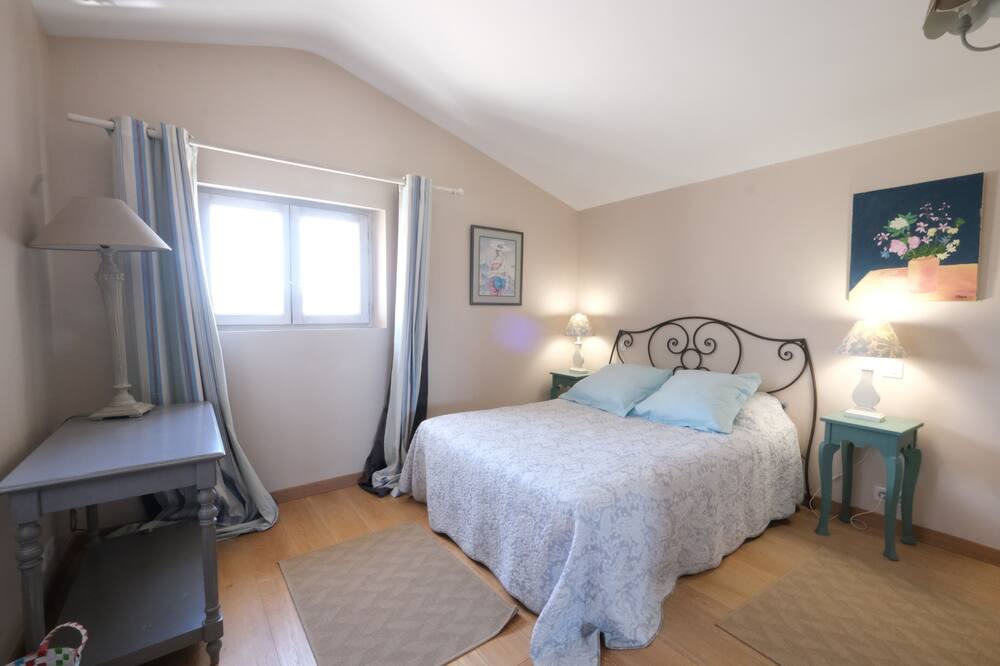 Photo of Bedroom in Maussane-les-Alpilles