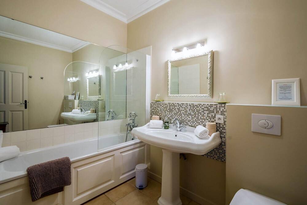 Photo of Bathroom in Montaren-et-Saint-Mediers