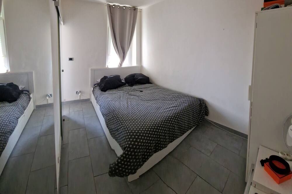 Photo of Bedroom in Saint-Lambert