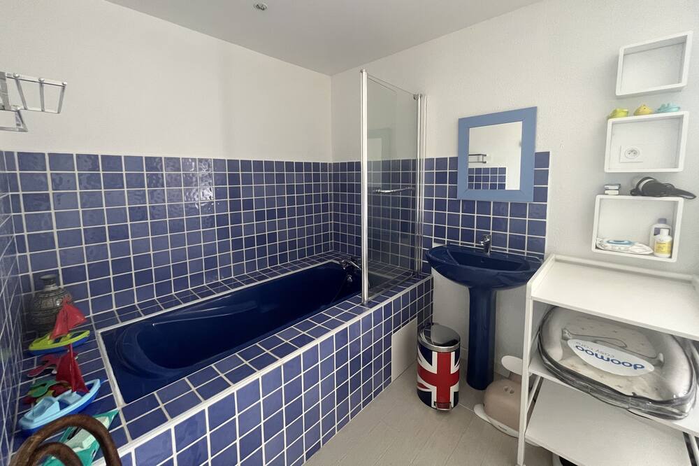 Photo of Bathroom in Neffies