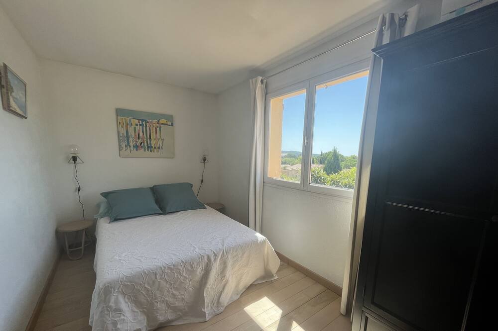 Photo of Bedroom in Neffies