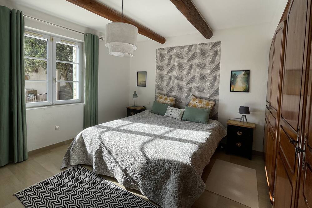 Photo of Bedroom in Cavaillon