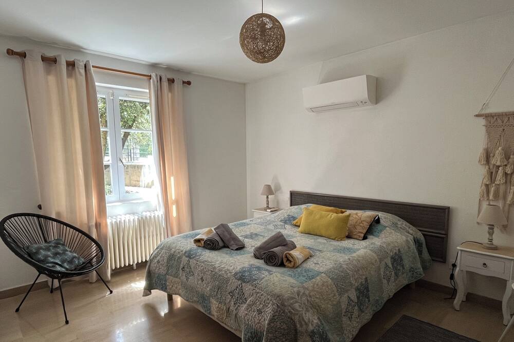 Photo of Bedroom in Cavaillon
