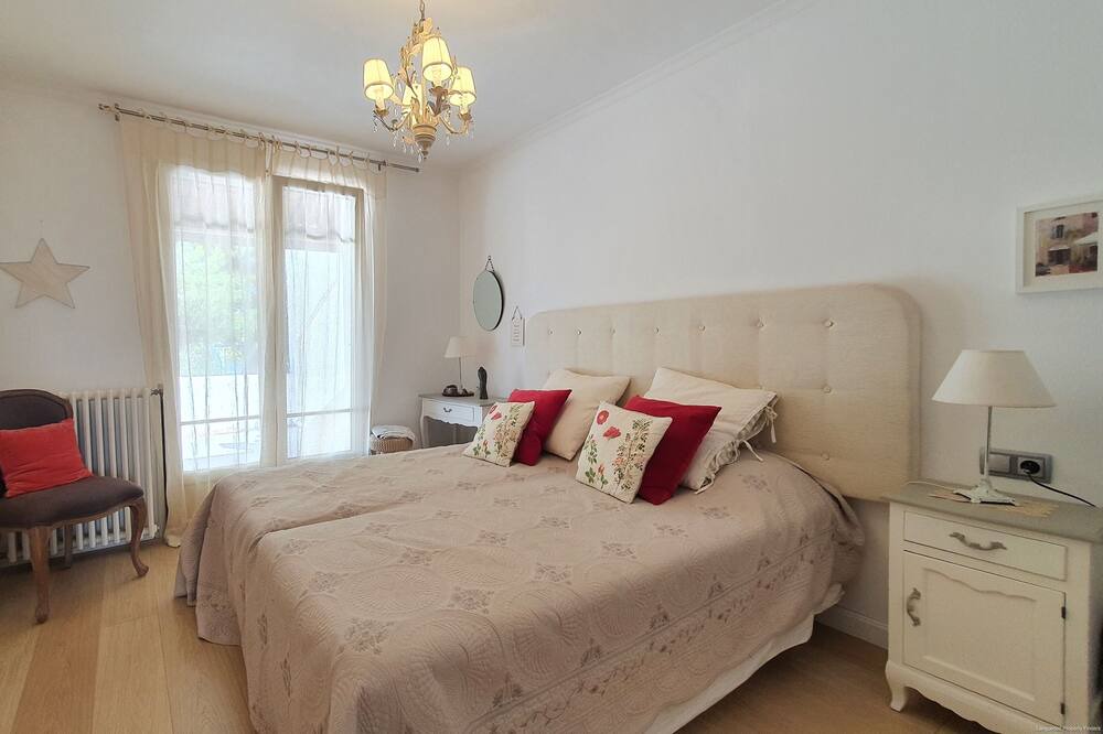 Photo of Bedroom in Pouzolles