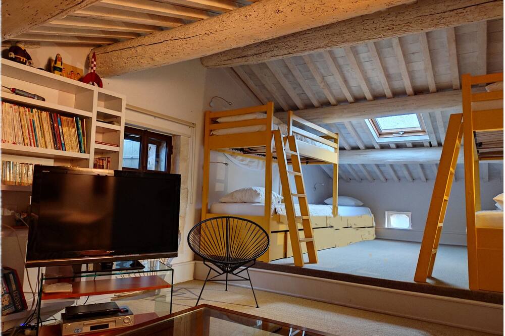 Photo of Bedroom in Maussane