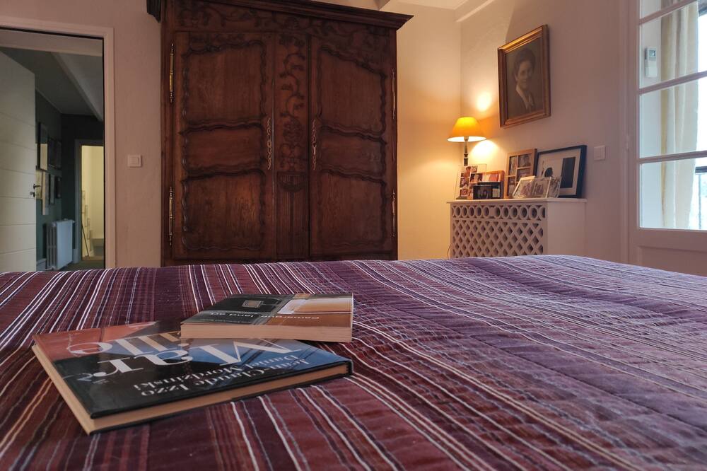 Photo of Bedroom in Maussane