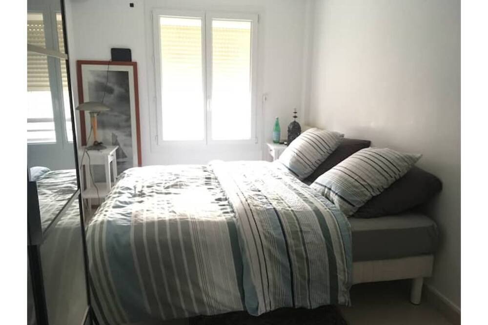 Photo of Bedroom in 8th Arrondissement