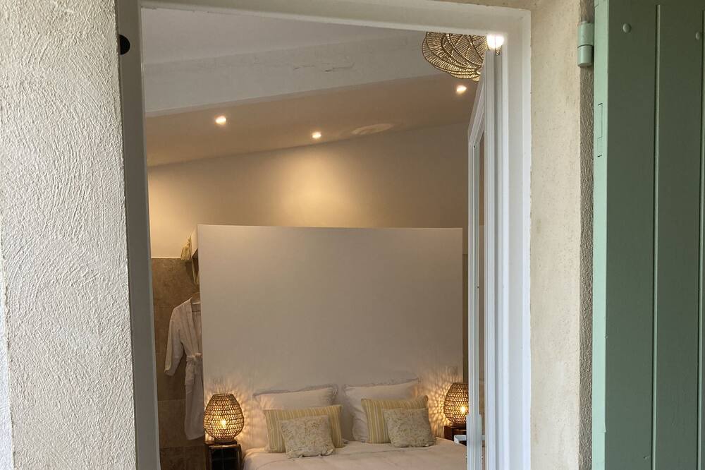 Photo of Bedroom in Cabrieres-dʼAigues