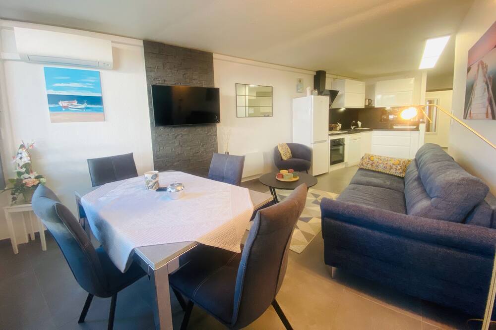 Photo of Livingroom in Le Grau-Du-Roi