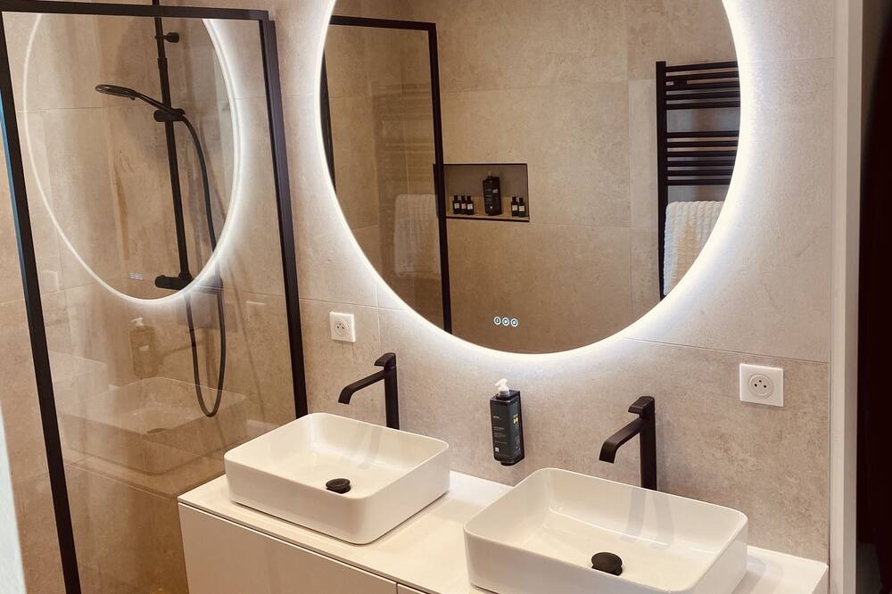 Photo of Bathroom in Caremeau