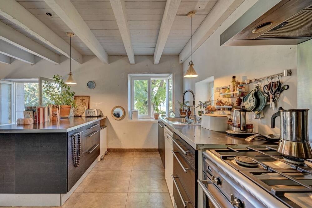 Photo of Kitchen in Raphele-les-Arles