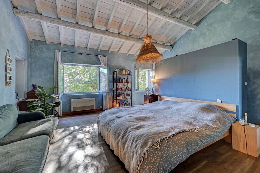 Photo of Bedroom in Raphele-les-Arles